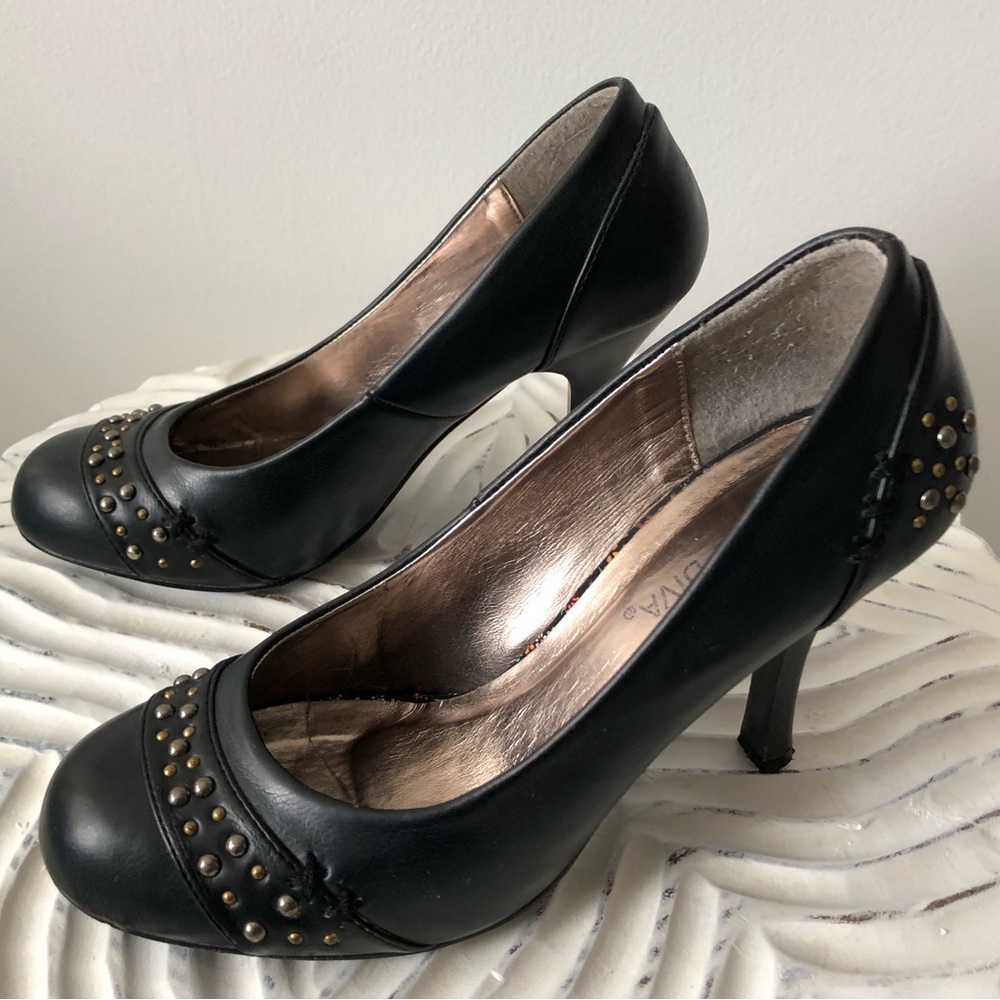 Wild Diva Black Studded Heels 7 Black Pumps with Metal Stud Accents - Picture 6 of 14